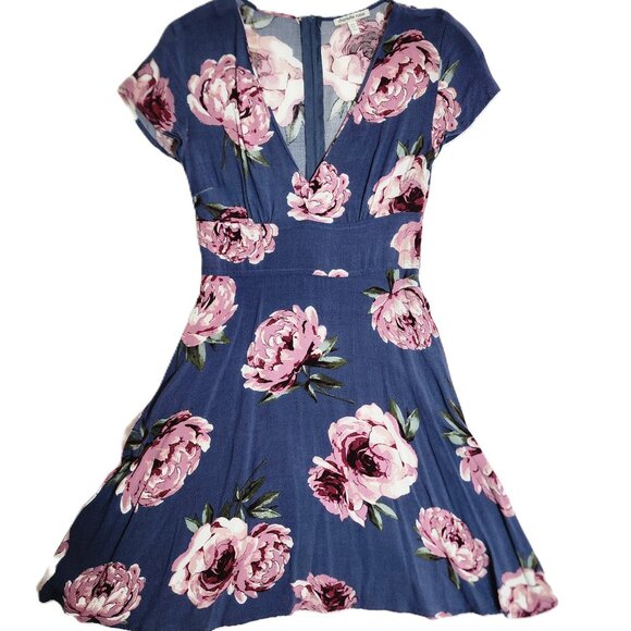 Charlotte Russe Fit & Flare Mini Blue & Rose Floral Dress Size XS Excellent - Picture 2 of 7